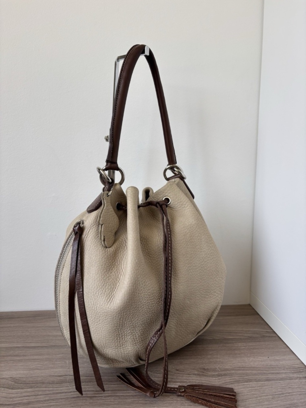 Roots Taupe and Dark Brown Leather Drawstring Bucket Bag - Picture 3 of 10
